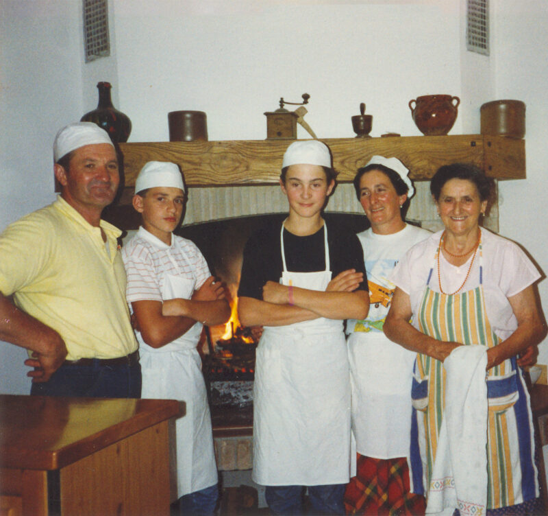 foto dell'apertura agriturismo con cantina Dalla Libera a Valdobbiadene anno 1988